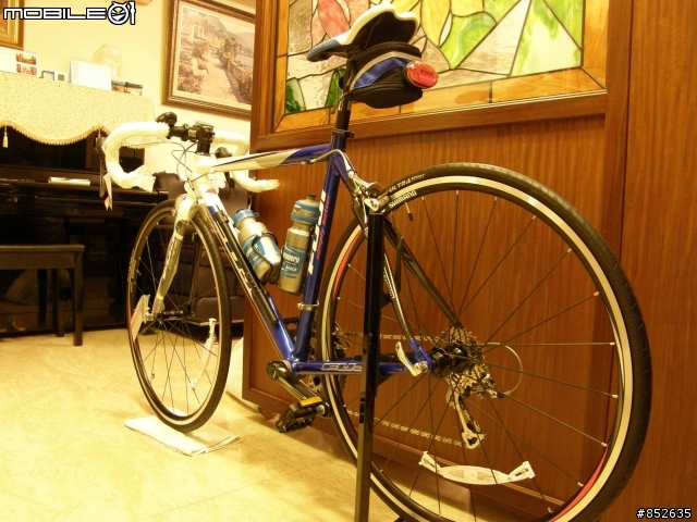 [分享] CP值爆高之變態塗裝跑車 FUJI Roubaix RC-11