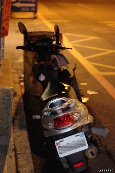 汽機車車禍~麻煩大大給個看法。謝謝