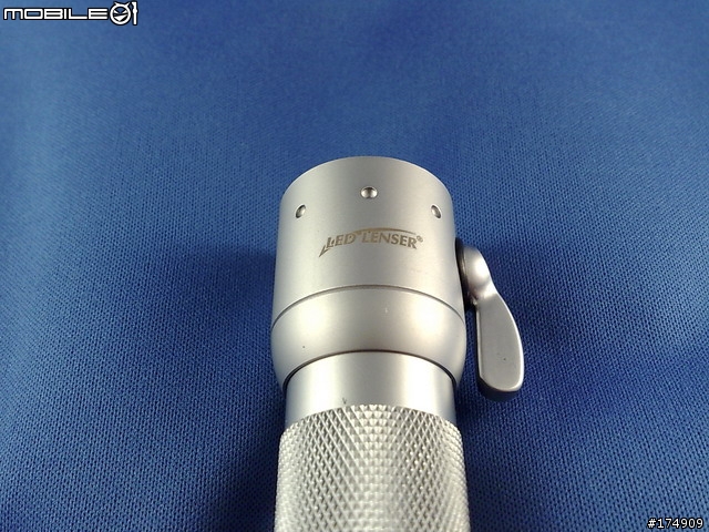 [分享]夜晚中的一盞明燈-LED LENSER® 全世界首創有遠近光燈的腳踏車手電筒