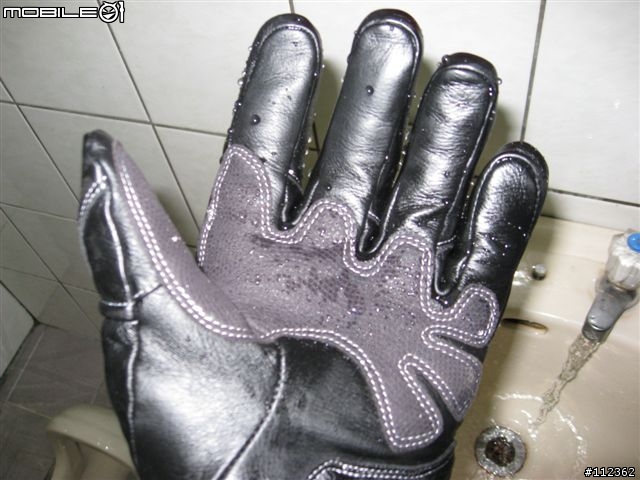 [分享]測試DAINESE FAST-B長手套(D-Dry) 和使用心得