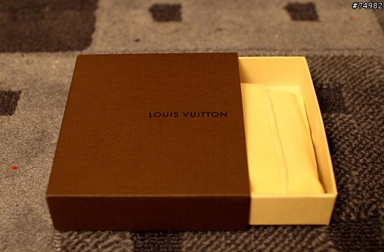 [分享] Louis Vuitton Billfold with 9 credit card slots