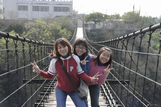 六龜育幼院送愛心之旅