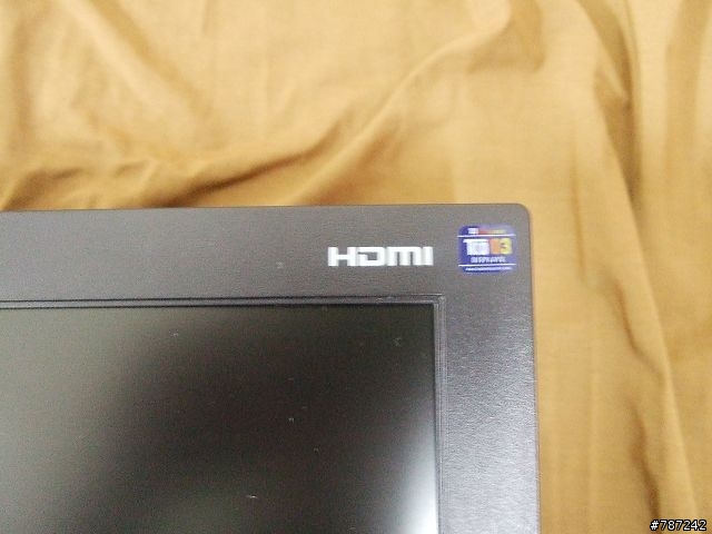 [分享]簡單的開箱之BenQ G2400W 24吋寬螢幕液晶顯示器