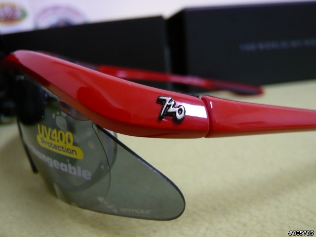 「分享」720 新款太陽眼鏡 RIDER C.8 新春推出大紅色「贏」限量紀念款