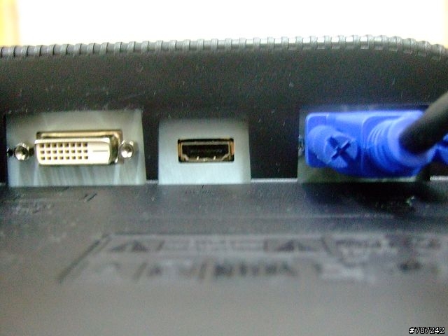 [分享]簡單的開箱之BenQ G2400W 24吋寬螢幕液晶顯示器