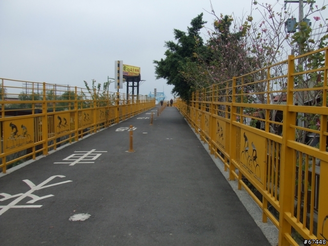 年初3台中潭雅神綠園道海放行