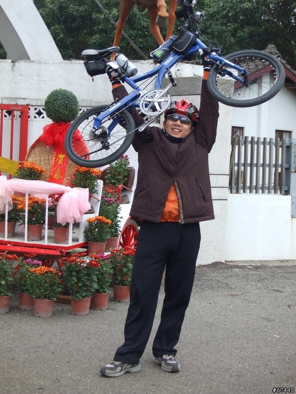 年初3台中潭雅神綠園道海放行