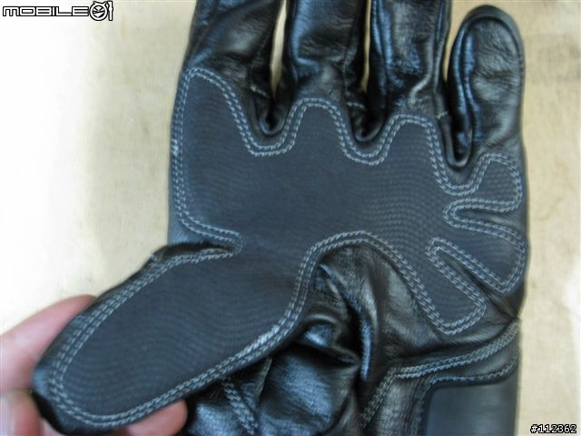[分享]測試DAINESE FAST-B長手套(D-Dry) 和使用心得