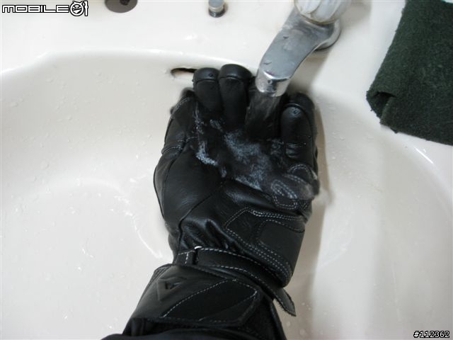 [分享]測試DAINESE FAST-B長手套(D-Dry) 和使用心得