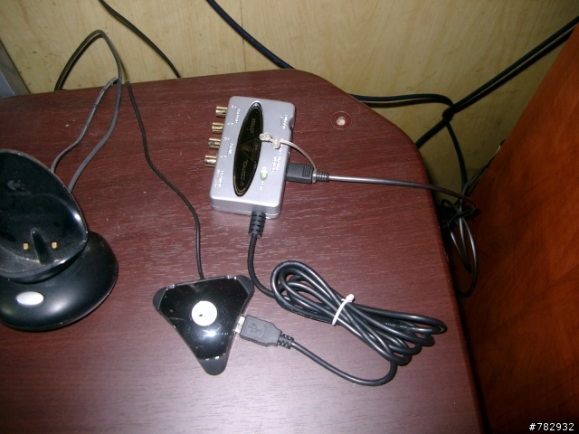 我只是想換組電腦喇叭，沒想到卻......   97/04/21 新增重低箱供桌