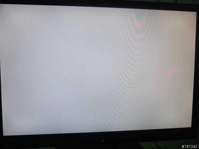 [分享]簡單的開箱之BenQ G2400W 24吋寬螢幕液晶顯示器