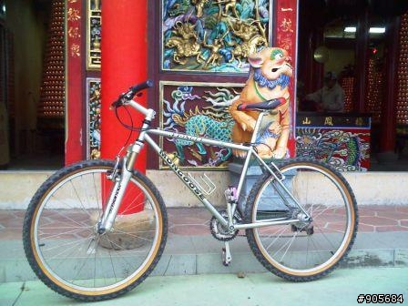 鋼管登山車