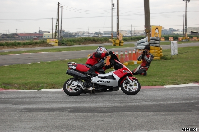 第一台D40入手   兩個問題想詢問老手