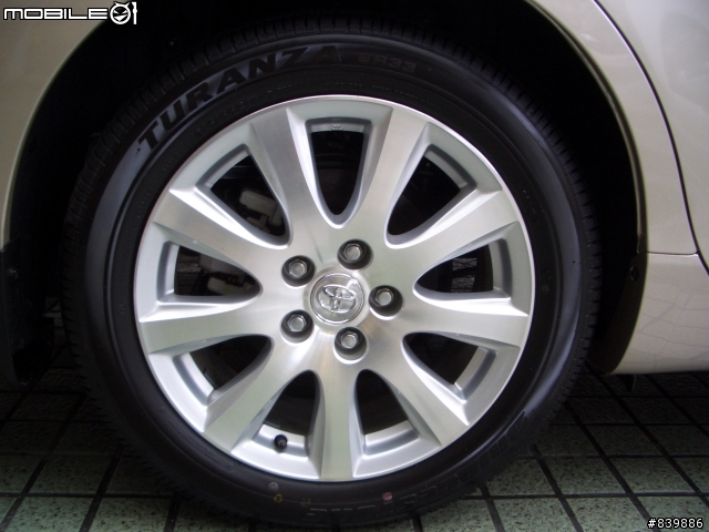 [分享] camry 3.5v 新車報到...初步開箱文..
