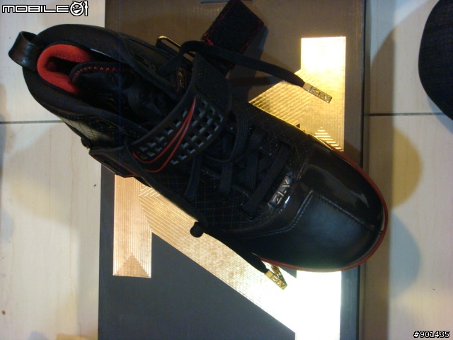 不專業開箱文 LEBRON JAMES 5代 黑紅配色