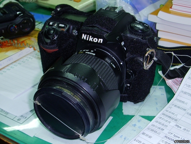 [芭樂分享] D300 最新改款 D300-SD7 及 眾家兄弟 [圖多]