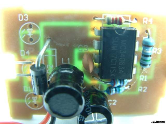 [分享]車用USB充電座及HTC車充解剖