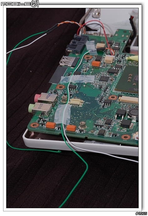 [EEE PC]第二集 4G視訊版改裝 USB HUB + 藍芽 + 觸控面板(圖多)