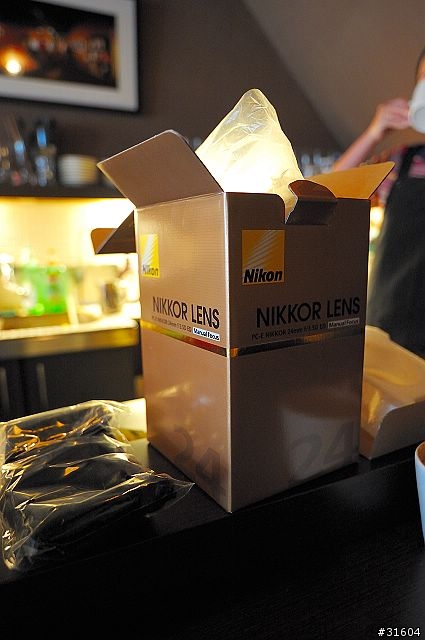 冷門鏡頭PC-E Nikkor 24mm f/3.5D ED [更新補圖：使用D3拍攝]
