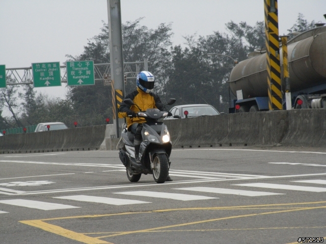 西濱公路上的狗仔照