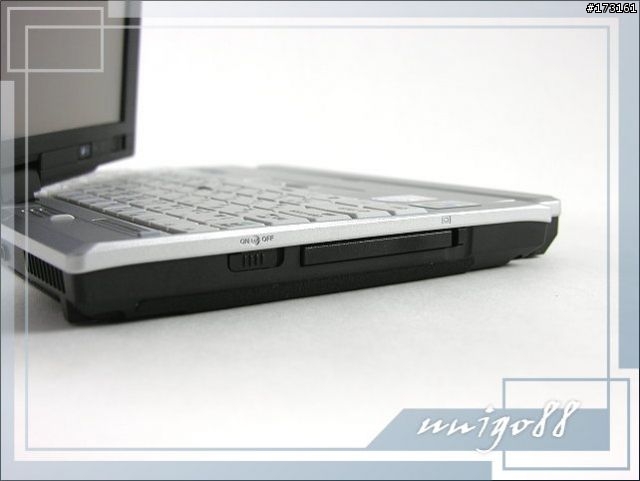 [遲來的分享] LOOX P70YN（台灣型號P1620）實機圖