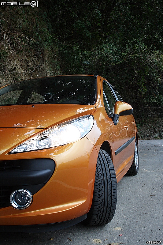 [分享] 時尚與實用兼顧的 Peugeot 207 HDi