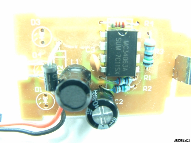 [分享]車用USB充電座及HTC車充解剖