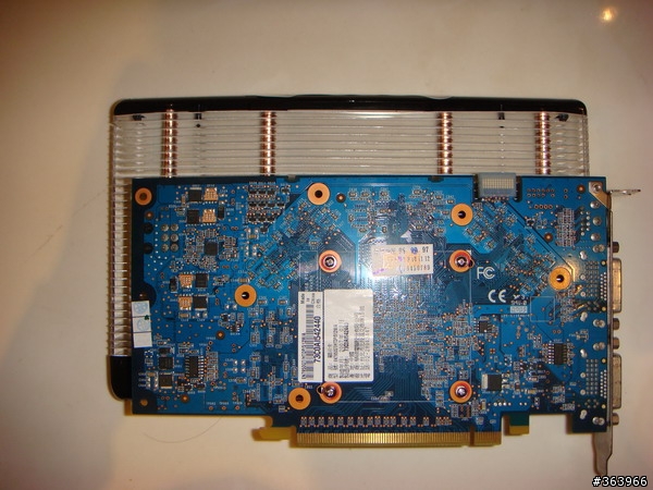我搞笑了....裝AC Accelero S1結果超出機殼寬度