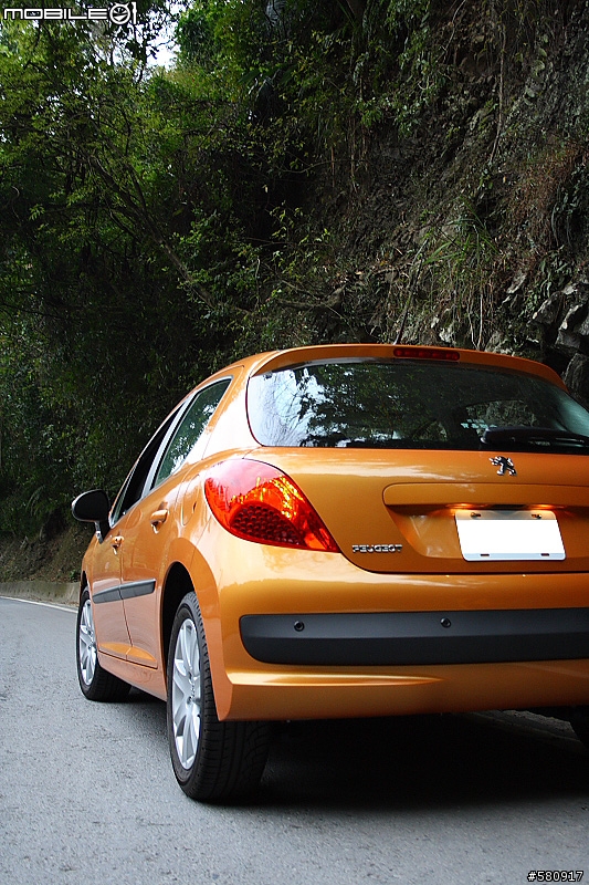 [分享] 時尚與實用兼顧的 Peugeot 207 HDi