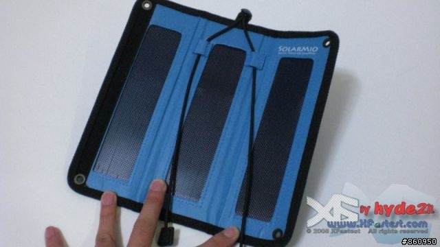 出門怕3C沒電?? 交給 SolarMio 3130 太陽能充電器