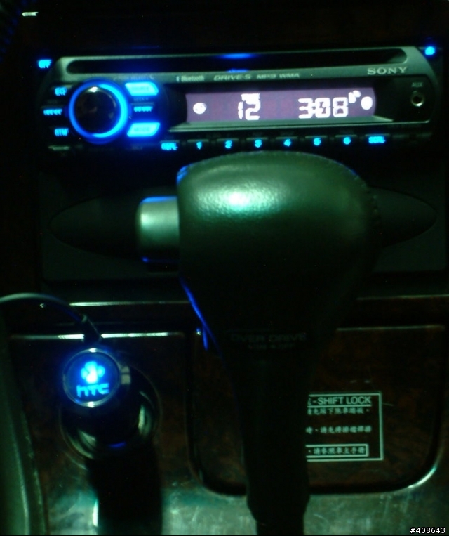 [分享]車用USB充電座及HTC車充解剖