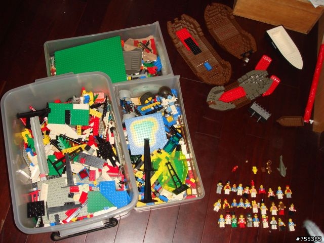 各位知道LEGO的大大 請幫小弟估個價