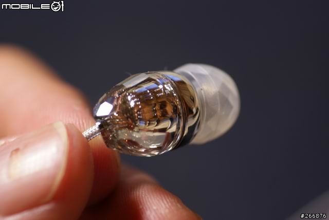 [不能讓女王看到的逸品]Active Crystals-ICON耳機