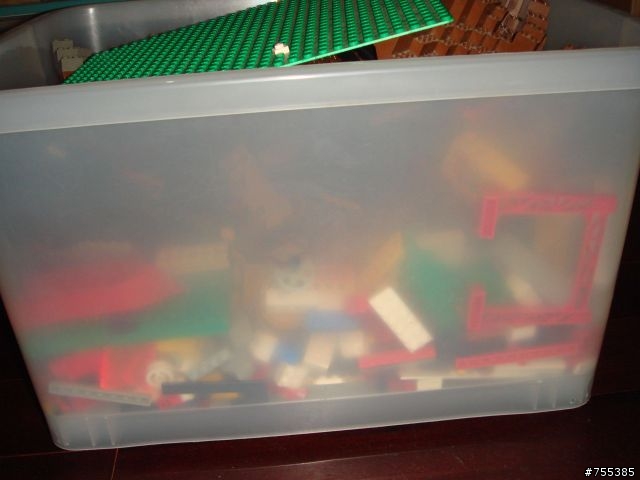 各位知道LEGO的大大 請幫小弟估個價