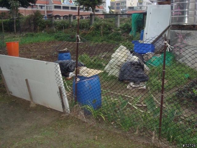 我是不是該去檢舉圍規佔用公園用地的人呢??