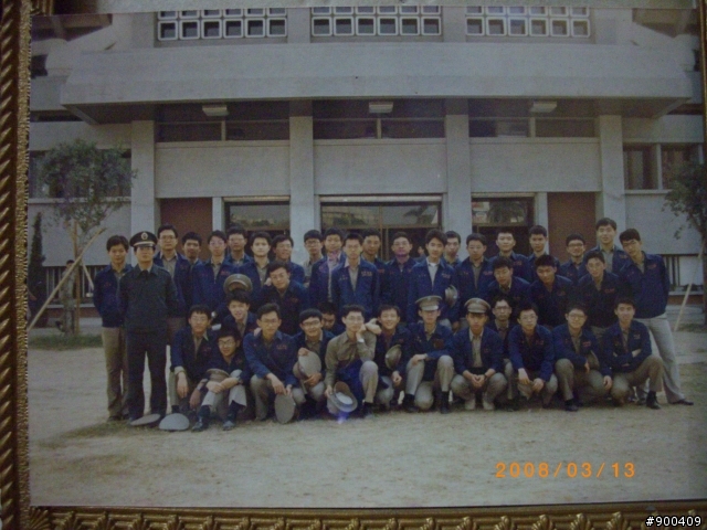 雄中校友簽到---可附當年拙照喔