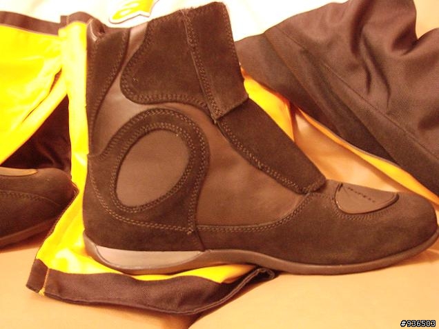 [分享] Alpinestars四季防摔衣&Dainese休閒靴