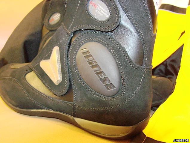 [分享] Alpinestars四季防摔衣&Dainese休閒靴