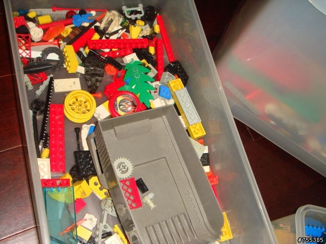 各位知道LEGO的大大 請幫小弟估個價