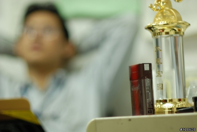 D80+85mm-1.8開箱照  D80公司貨價錢降了耶！