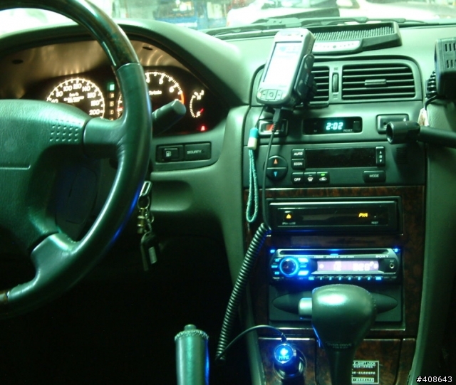 [分享]車用USB充電座及HTC車充解剖