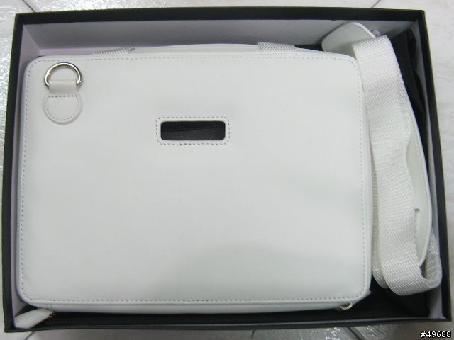 [開箱分享]EEEPC 斜背防震皮套