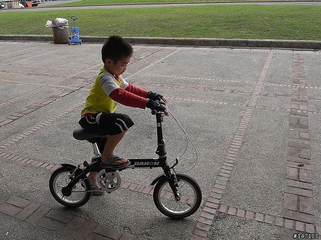兒子的小小折 Dahon Bya 412