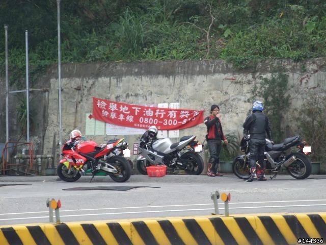 3/9台3線關西加油站看到的重機~~