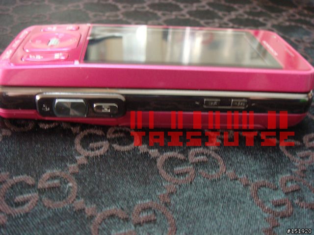 Pink Series又來了~~是日主角SO905iCS是也!!