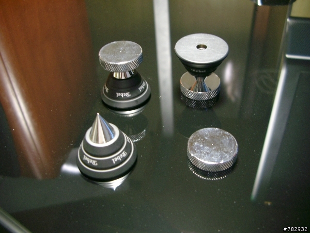 我只是想換組電腦喇叭，沒想到卻......   97/04/21 新增重低箱供桌