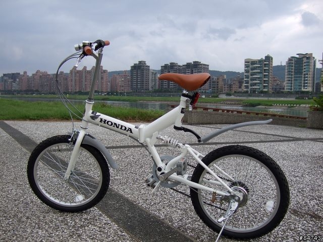 [開箱分享]平價3K小折20"日本SHIMANO 6段變速折疊車FLAT