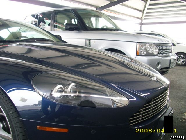 參觀彰化某工廠看見 Aston Martin DB9