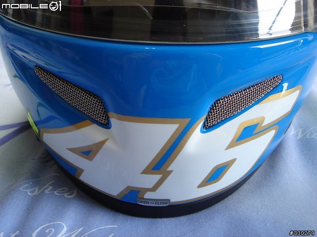 [分享]給女友最好的-AGV TI-TECH IL LAUREATO博士帽(4/28更新)