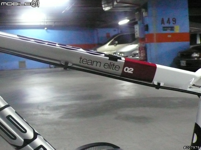 [分享]低調的華麗BMC team elite 02 年度心得報告 AND 08"FOX F100 RLC AND 08"XTR CARBON 後變